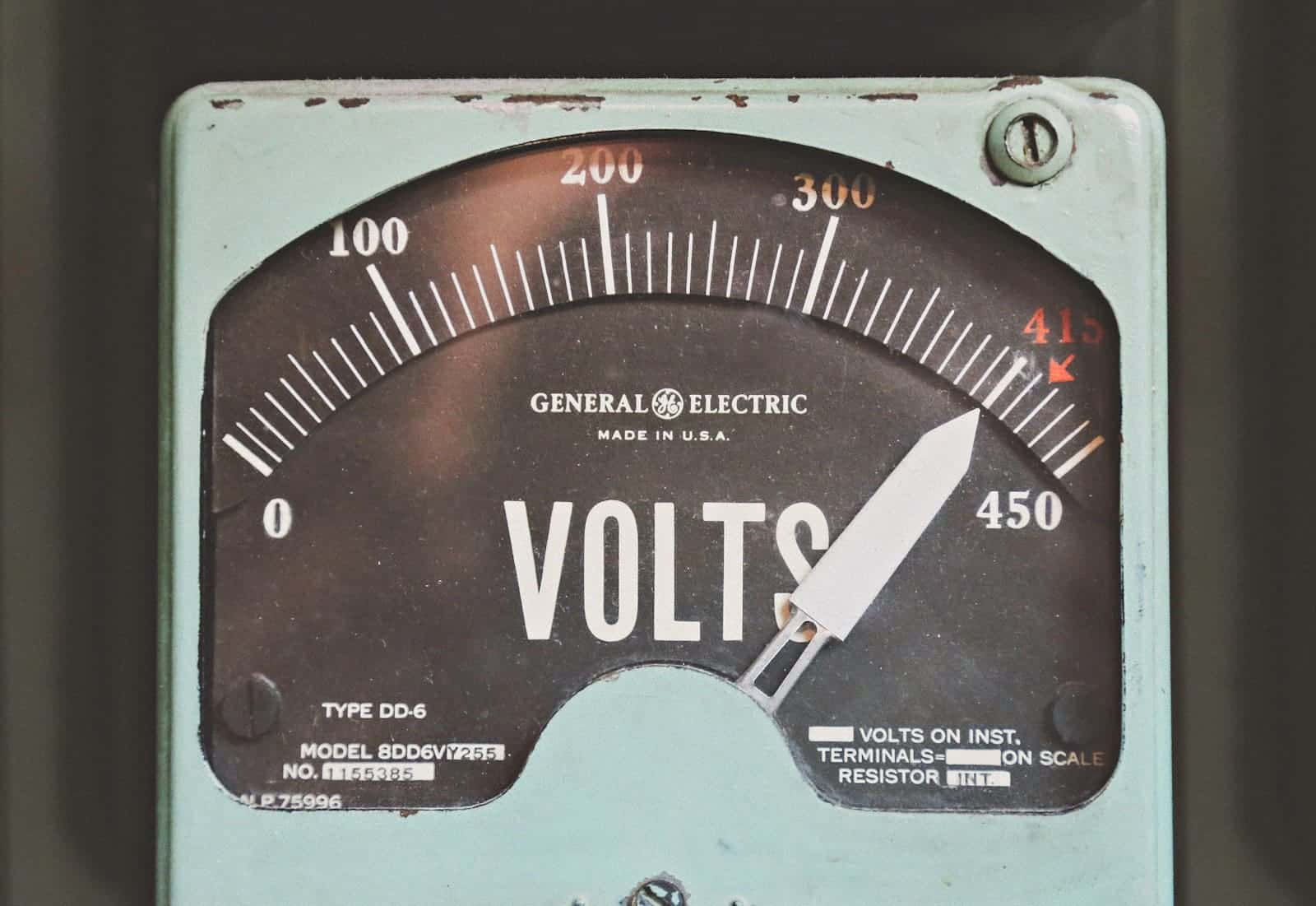 gray GE volt meter at 414 power meter