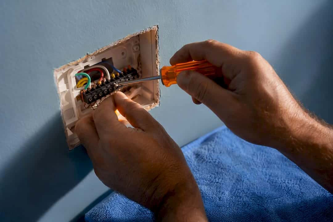 5 Quick Thermostat Checks That Spot Wiring Problems, L.A. Homeowners