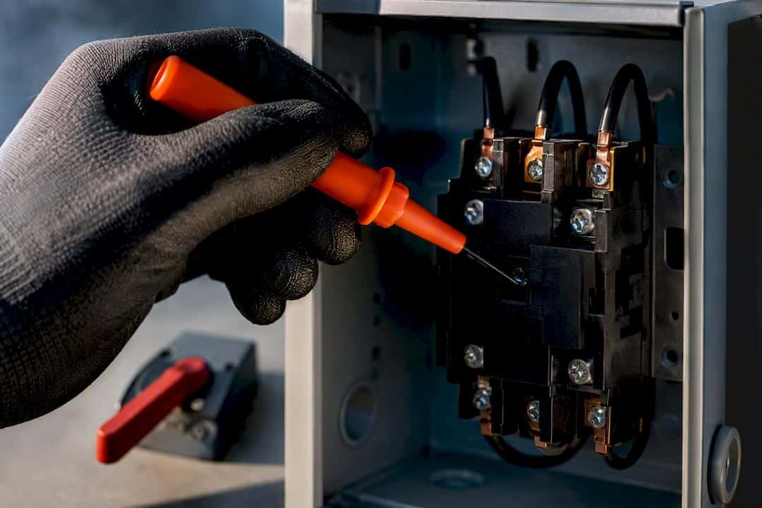 Homeowners: 5 Safe Contactor Checks That Confirm AC Stuck Symptoms