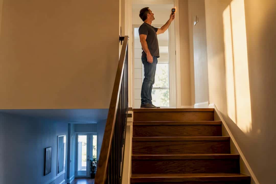 Homeowners: 3 Quick Tests to Diagnose Upstairs Hot, Downstairs Cold