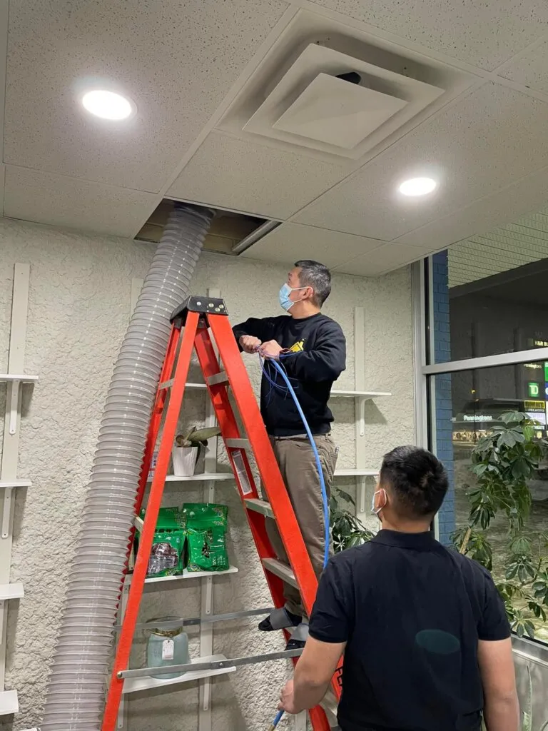 Beneficios de los servicios regulares de limpieza de conductos 1 LC Heating And Air Conditioning LC Heating And Air Conditioning Emergency Repair Hollywood Benefits of Regular Duct Cleaning Services When it comes to maintaining a comfortable and healthy home environment, regular duct cleaning plays a crucial role. It's a task often overlooked, yet its impact on your indoor air quality and HVAC system efficiency is significant. Regular Duct Cleaning,Duct Cleaning